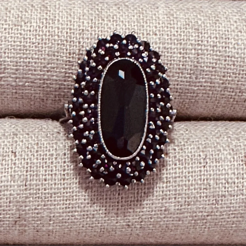 Prague | Ring | Garnet Ring in Sterling Silver